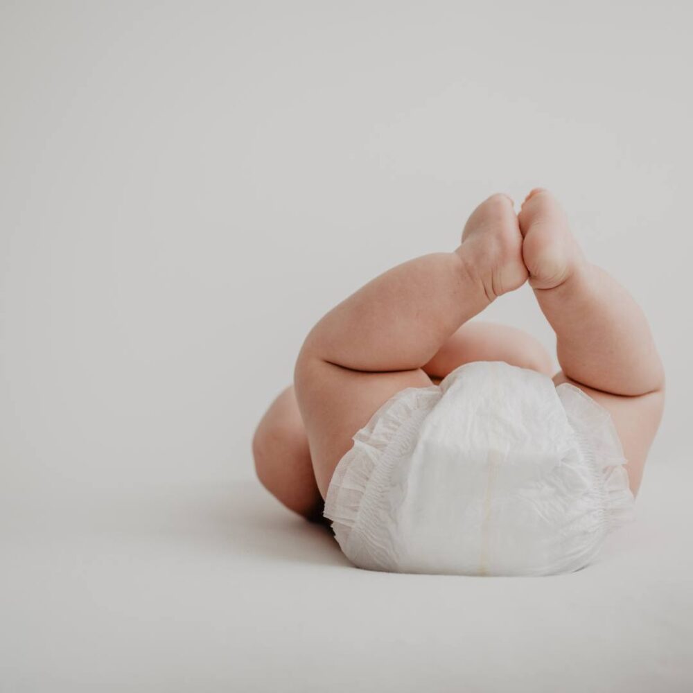 乳児期に悩む便秘：おならが多いときの原因と対策
